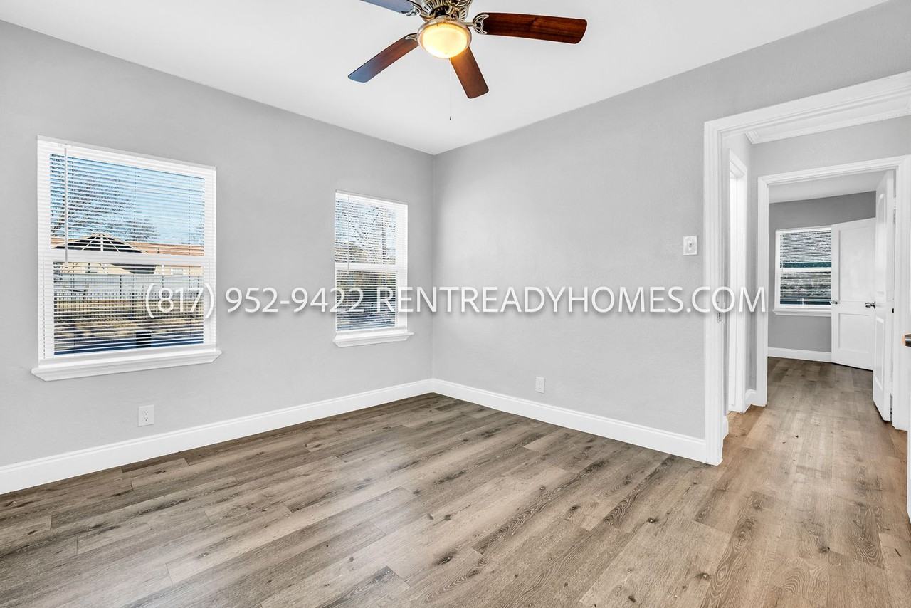 1334 Marfa Ave - Photo 5 of 12