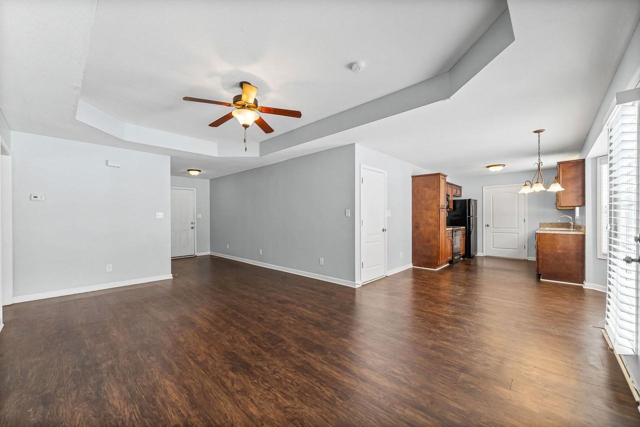 1144 York Meadows Rd - Photo 5 of 22