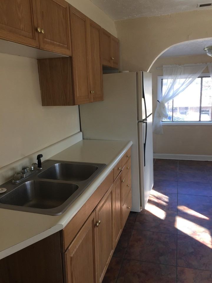 1026 6th St - Photo 2 of 8