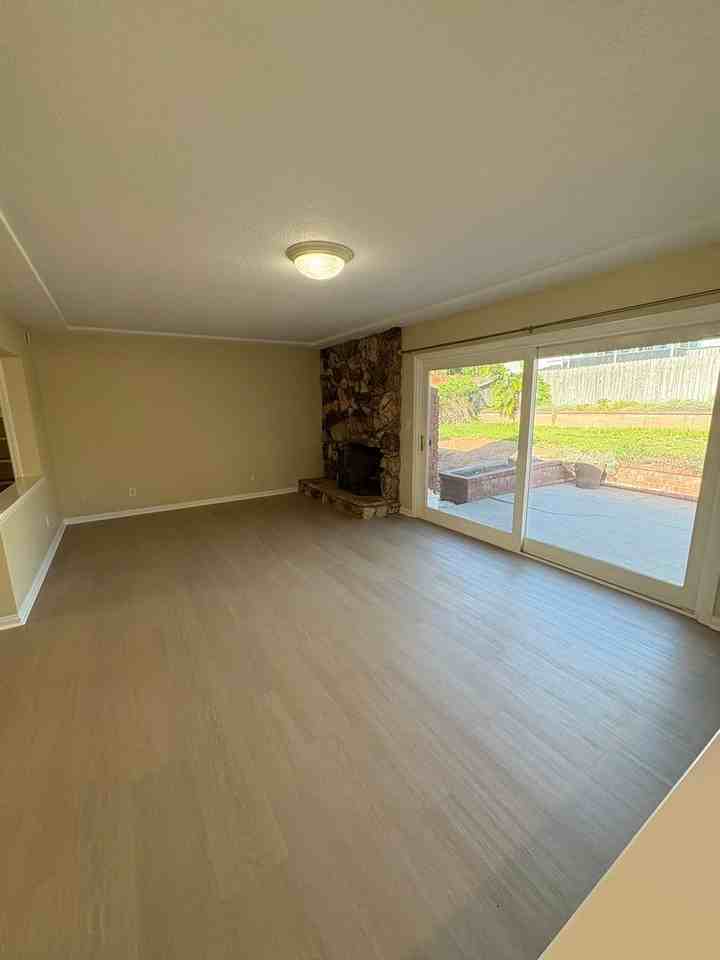 47 Natalie Way - Photo 3 of 41