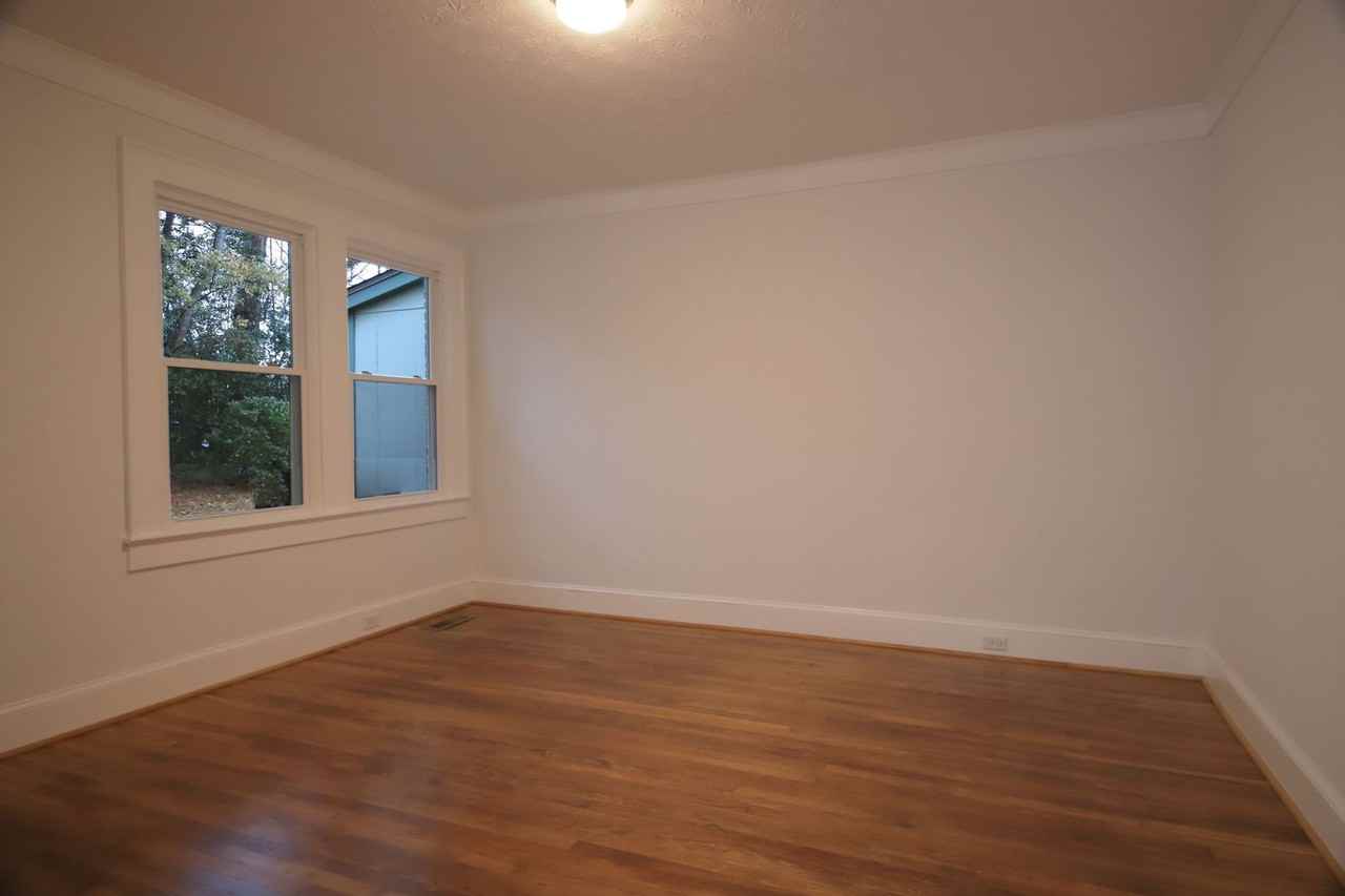 207 N 5th St - Photo 3 of 9