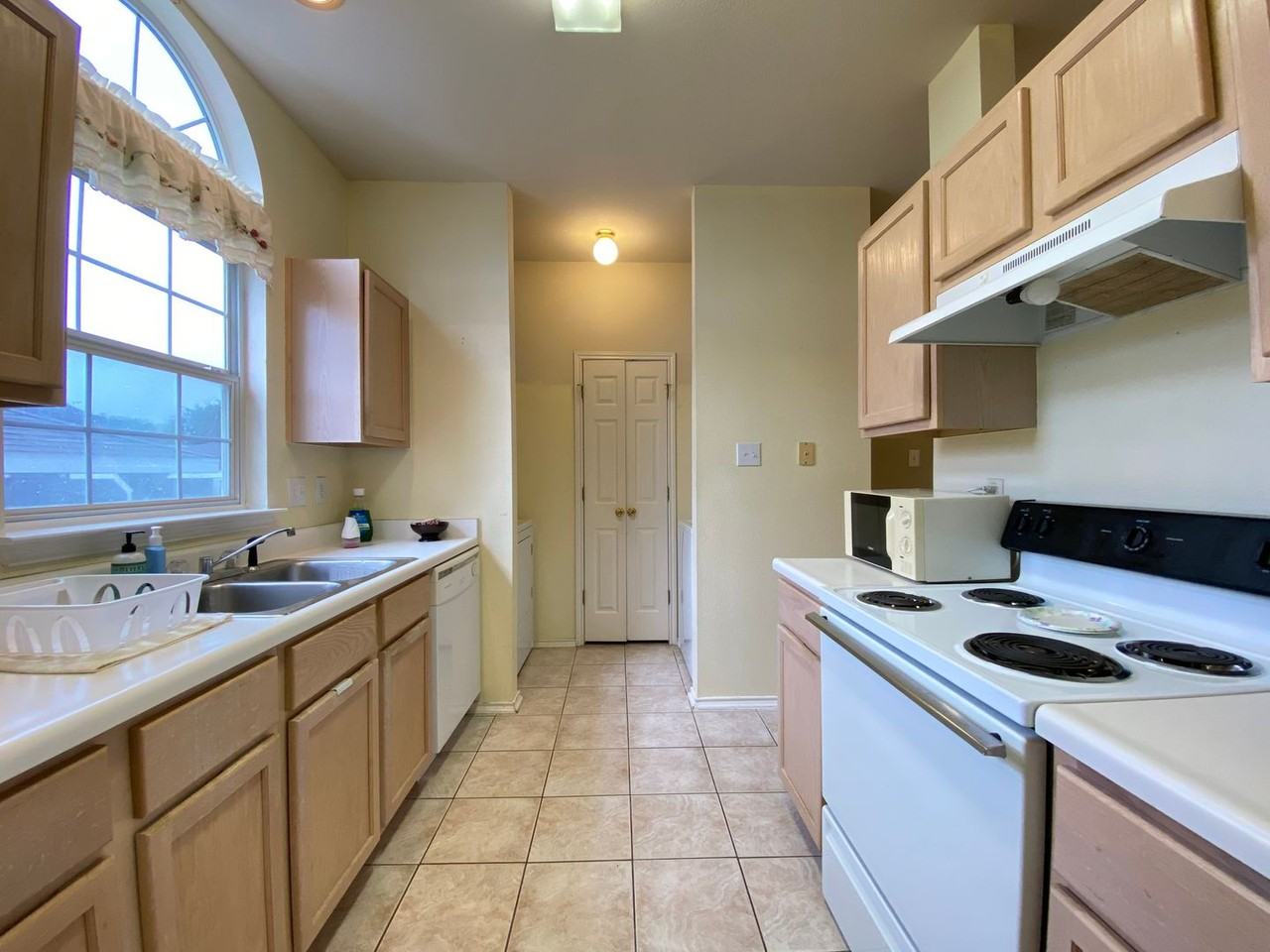 7707 Crown Gate Dr - Photo 6 of 12