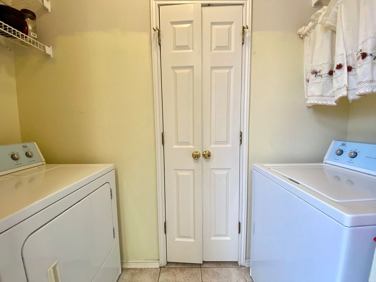 7707 Crown Gate Dr - Photo 7 of 12