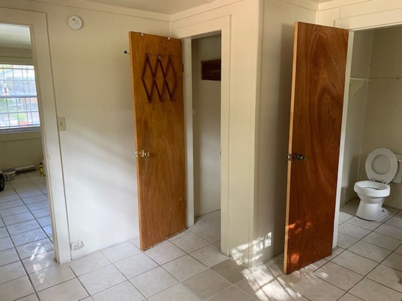 825 Nw 4th Ave - Photo 4 of 8