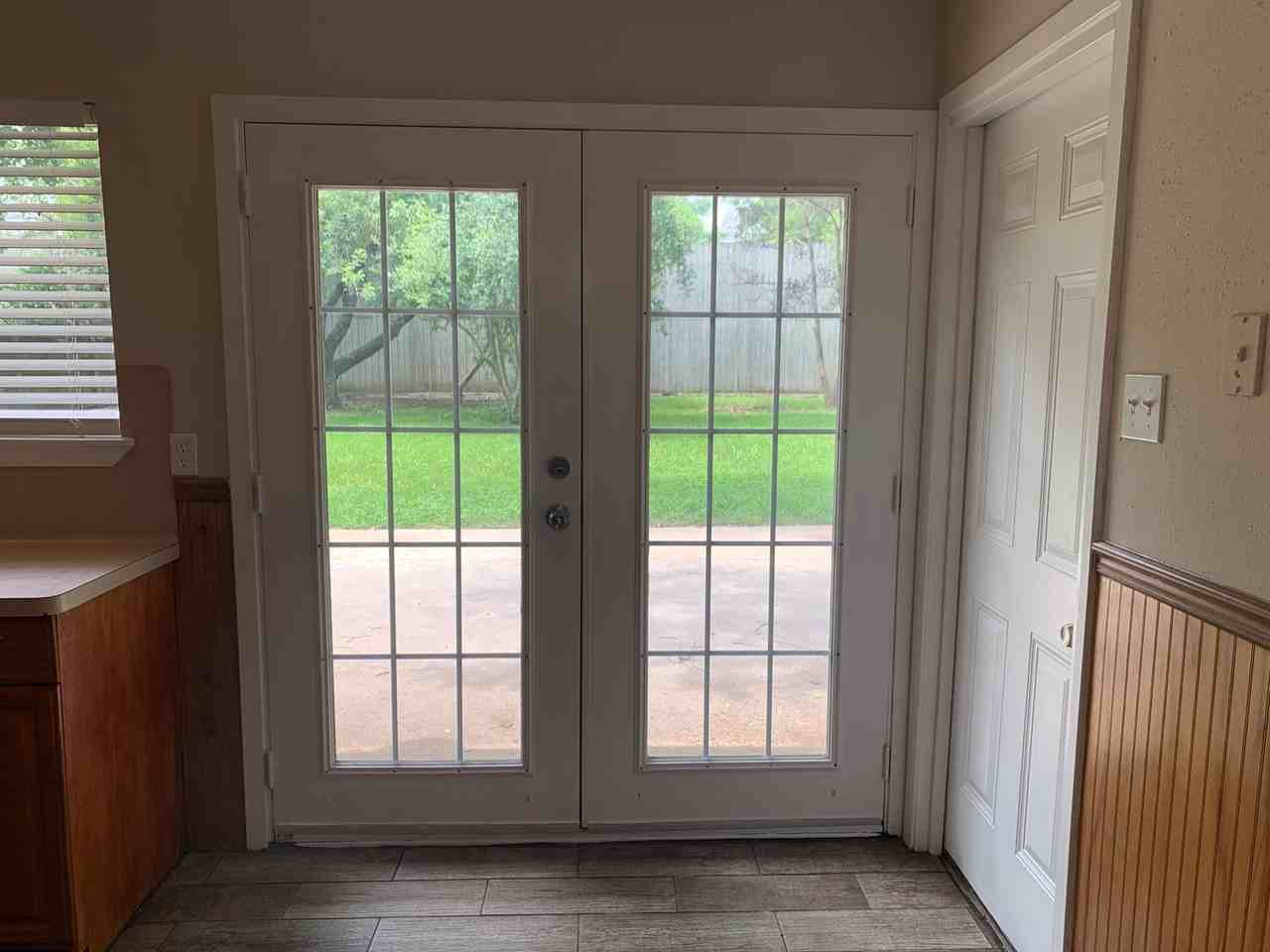 7739 Bunker Wood Ln - Photo 2 of 35