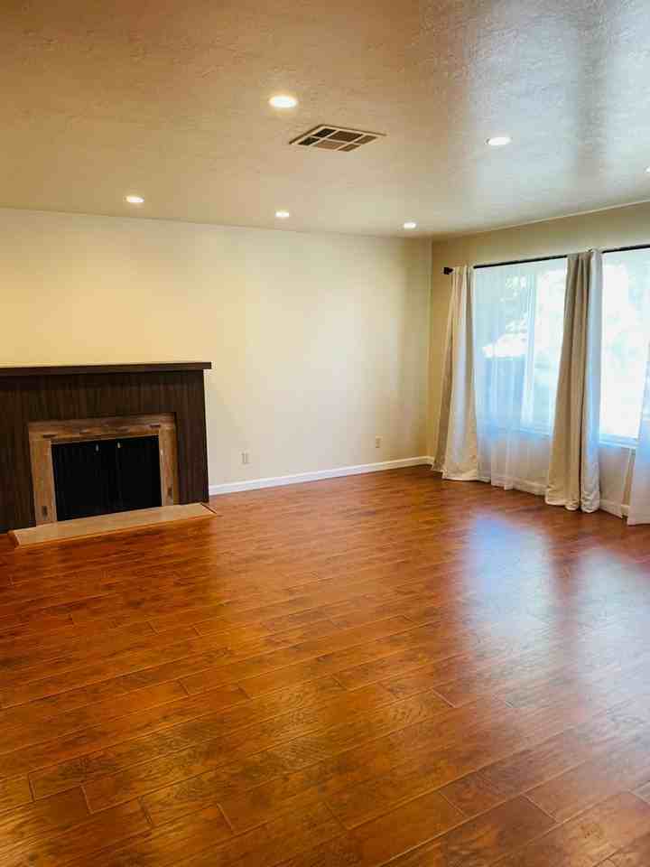 1334 61st St - Photo 3 of 22