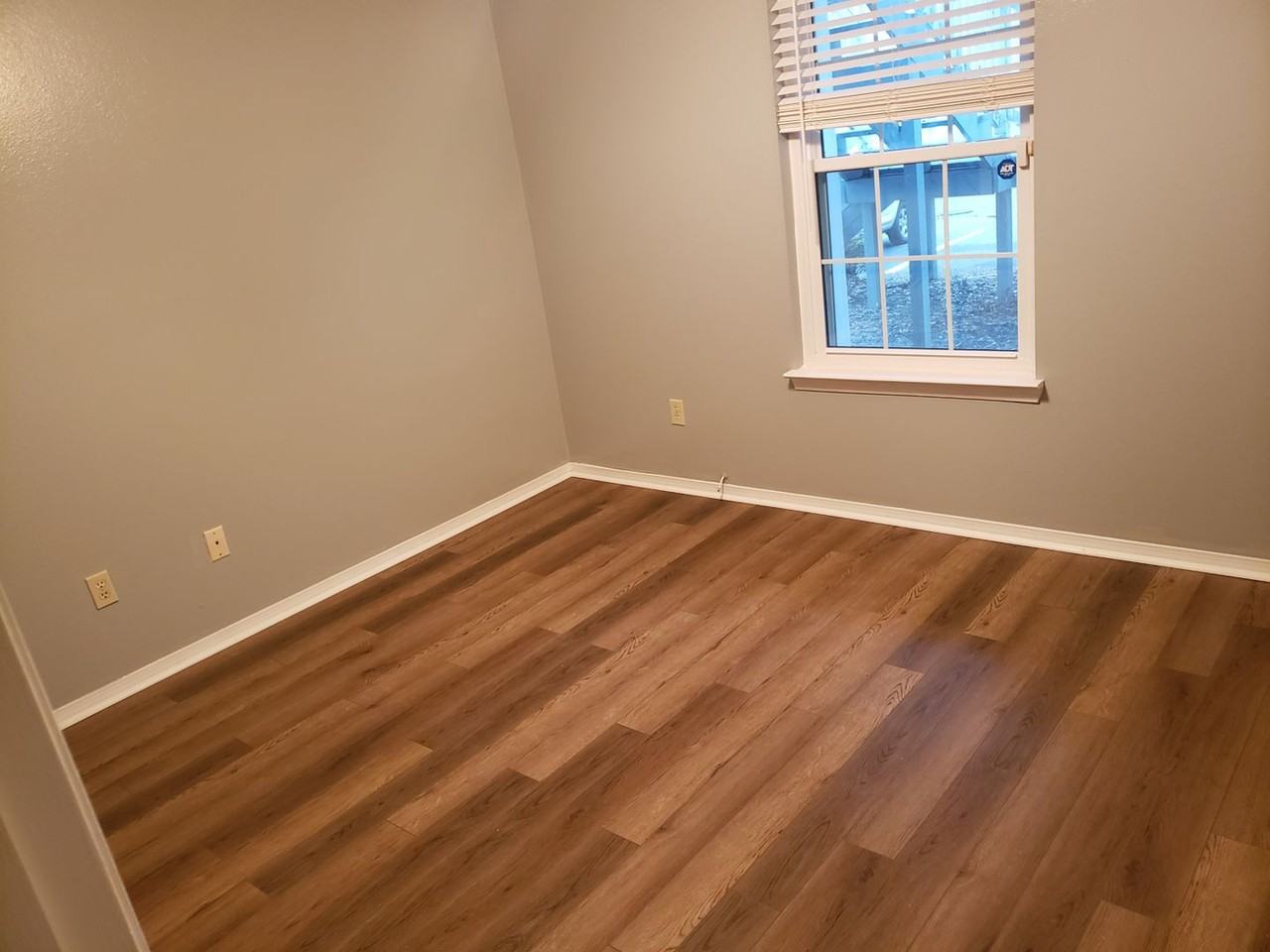 2813 Langley Ave - Photo 7 of 12