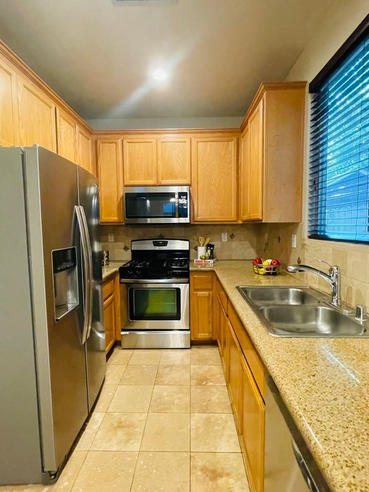 3010 Portola Way - Photo 7 of 23