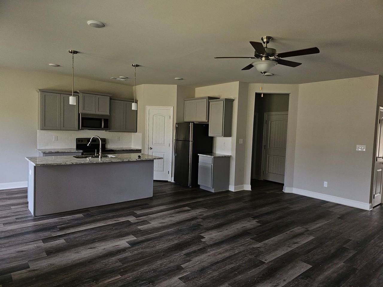 17099 Cherokee Trce - Photo 3 of 12