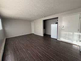 featured image of 700 W 6th St