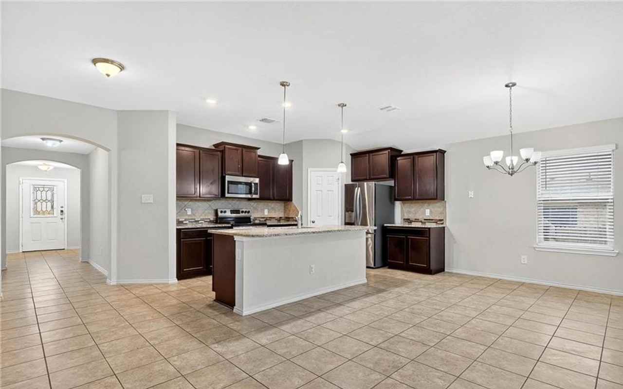 2608 Cortona St - Photo 4 of 16