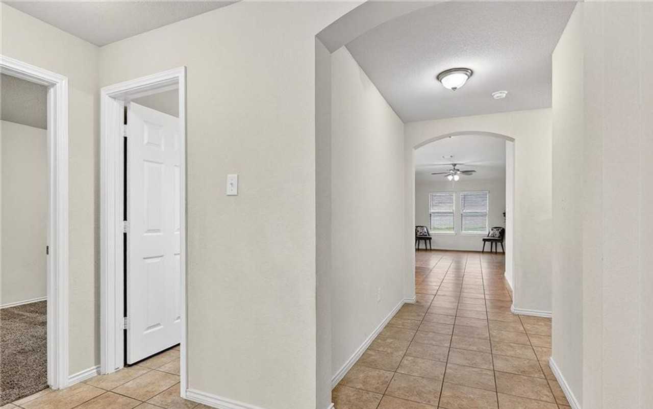 2608 Cortona St - Photo 5 of 16