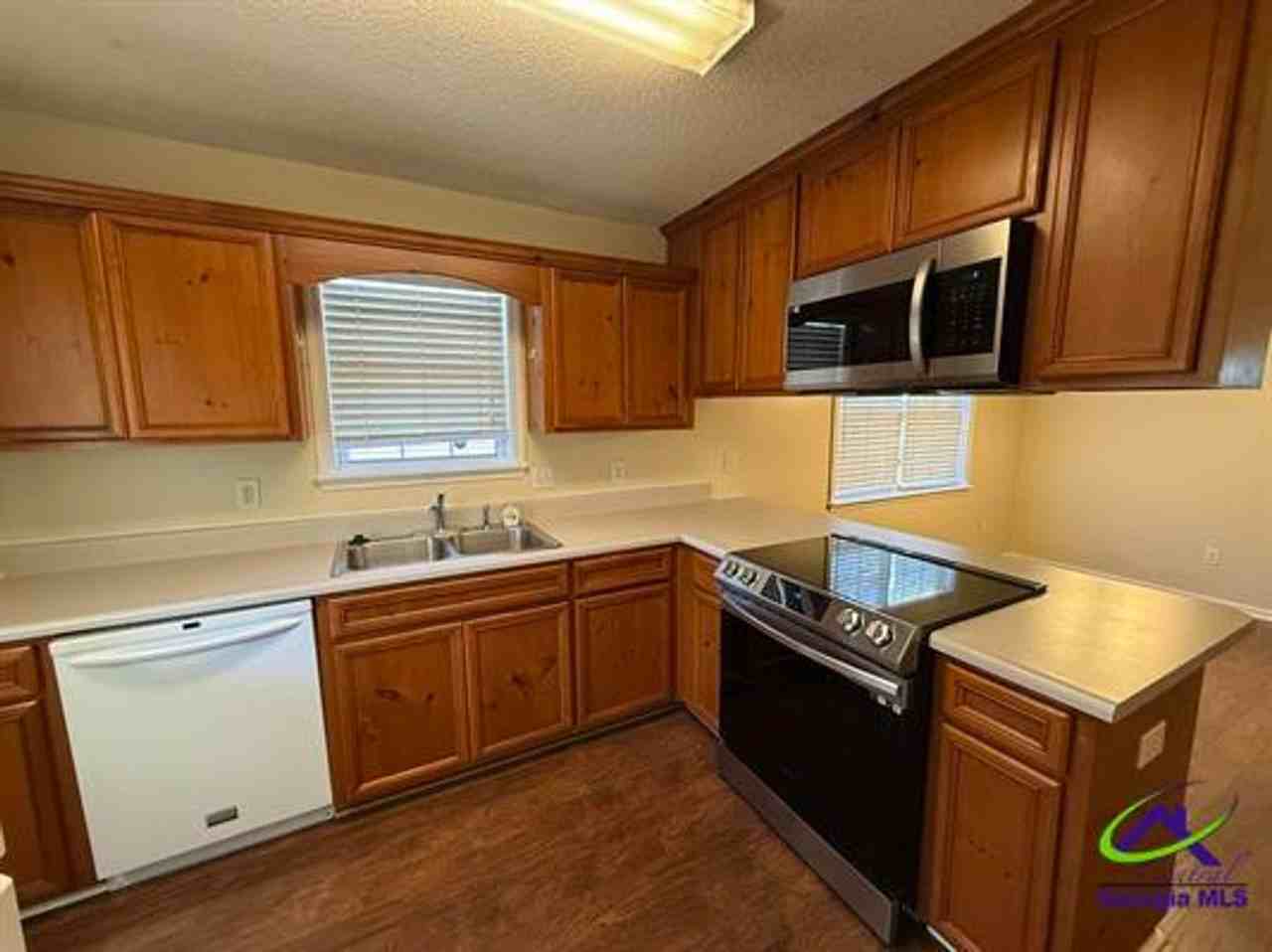 213 Strawbridge Ln - Photo 6 of 21