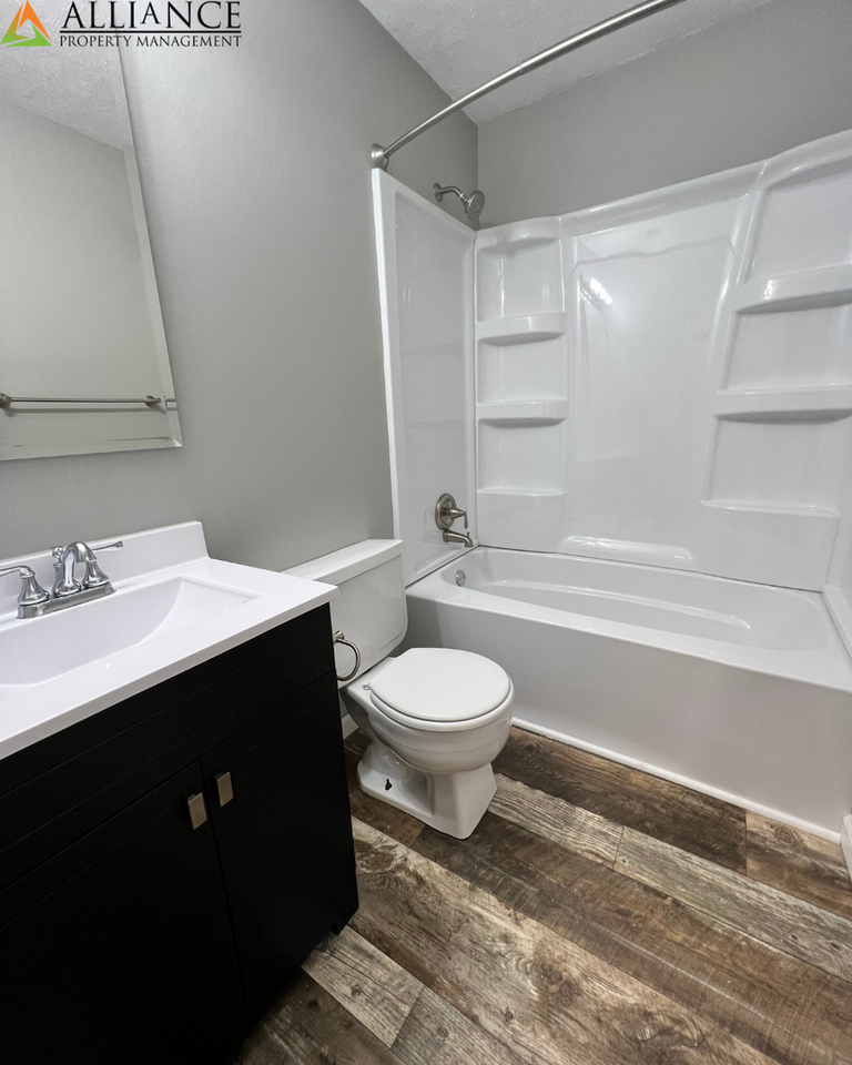 2114 Spain Dr - Photo 6 of 11