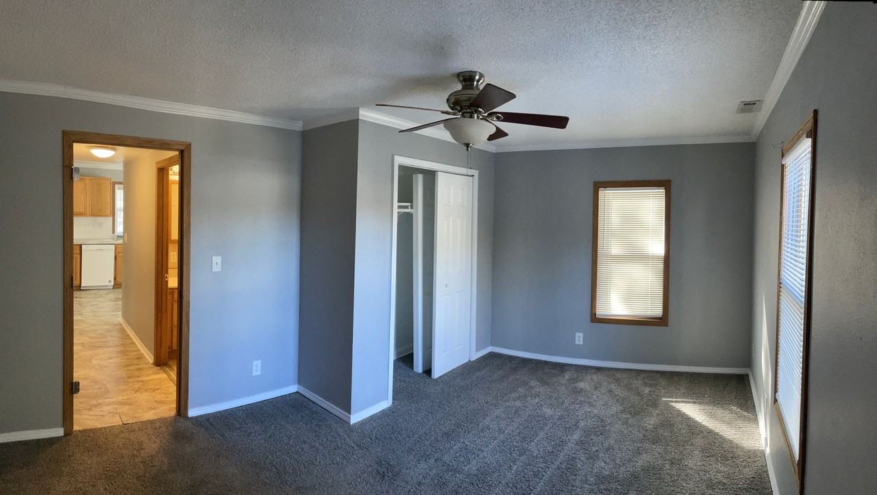 1003 S Emporia St - Photo 6 of 11