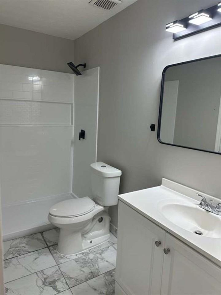 3469 Lawrenceville Hwy - Photo 5 of 12