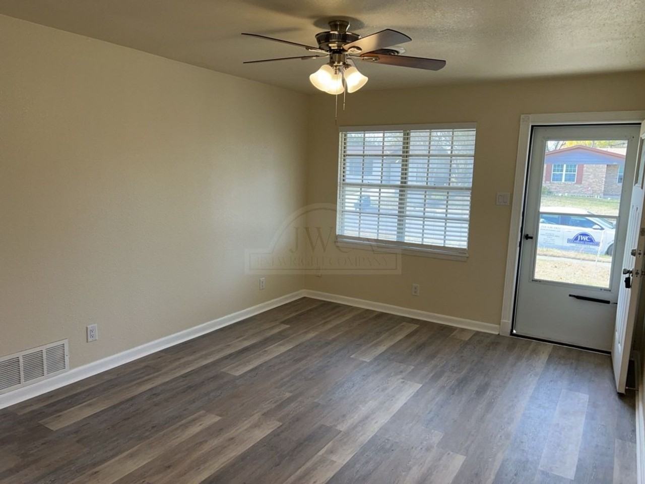1208 Ridgemont Dr - Photo 2 of 26