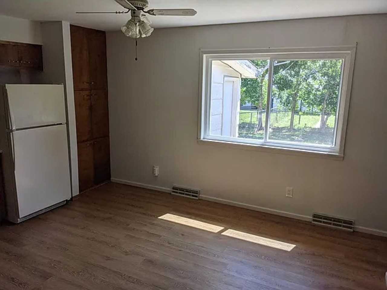 1106 Cypress Dr - Photo 5 of 13