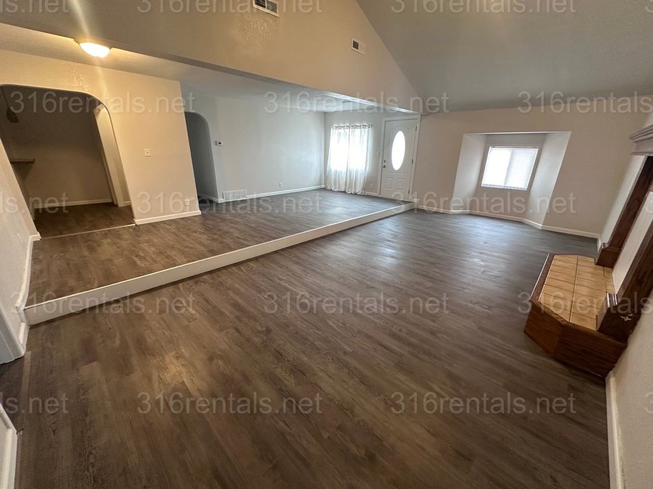 5116 W Maple St - Photo 2 of 11