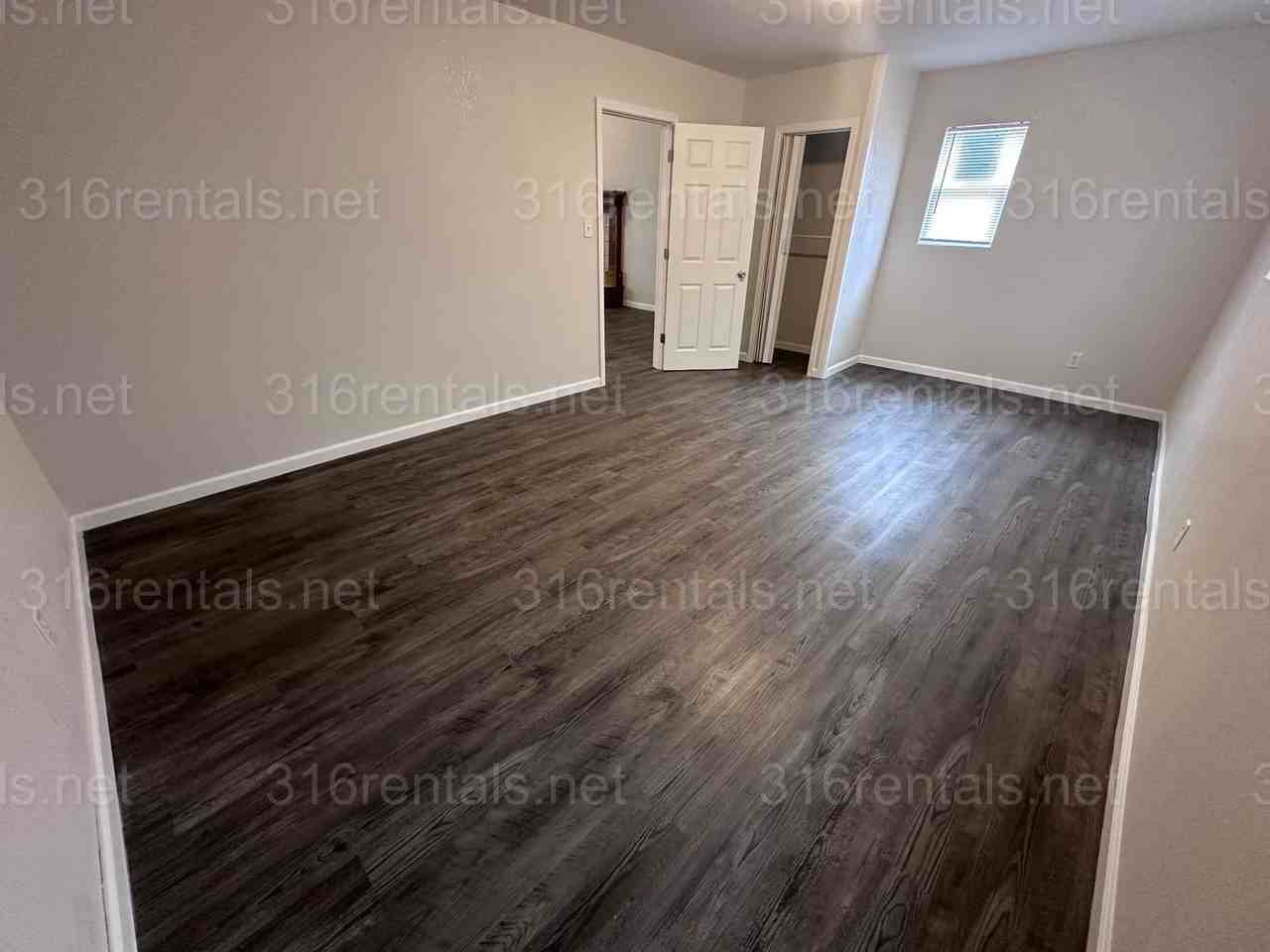 5116 W Maple St - Photo 4 of 11