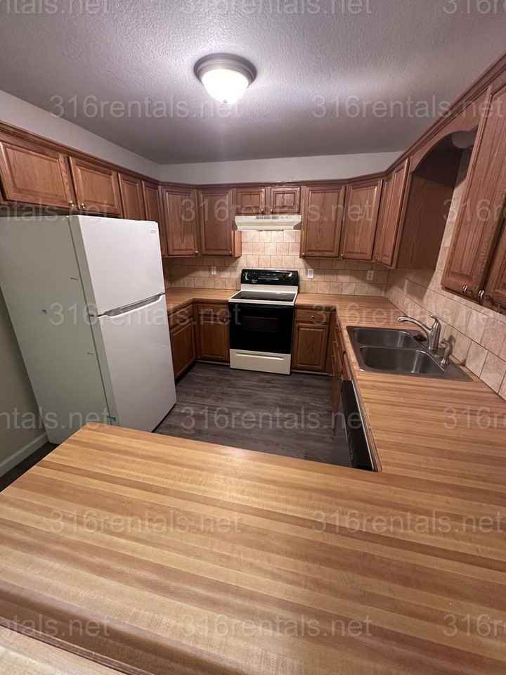 5116 W Maple St - Photo 5 of 11