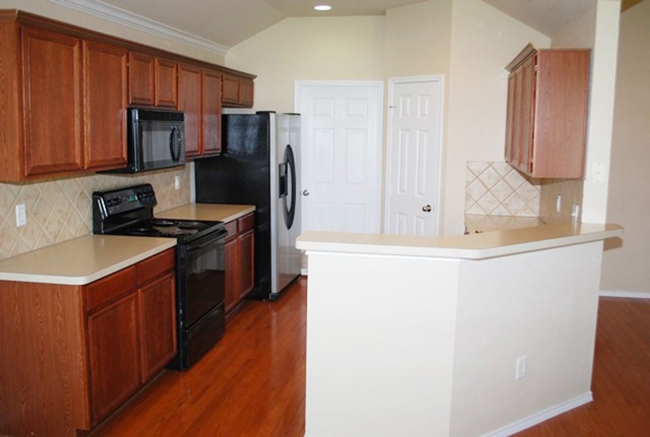 5225 Malibu St - Photo 2 of 10