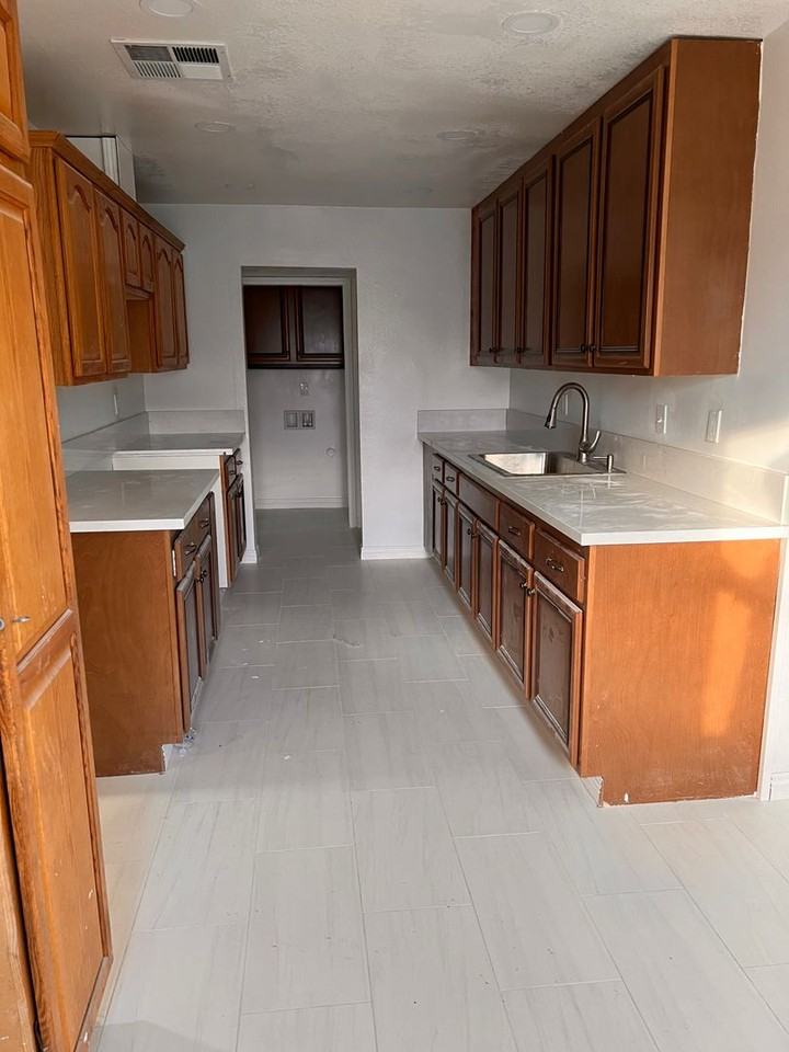 3700 Laverne Ave - Photo 4 of 8