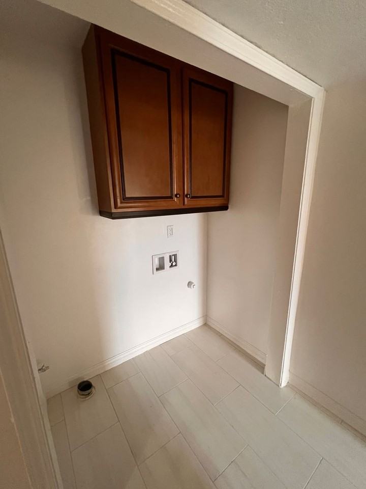 3700 Laverne Ave - Photo 5 of 8