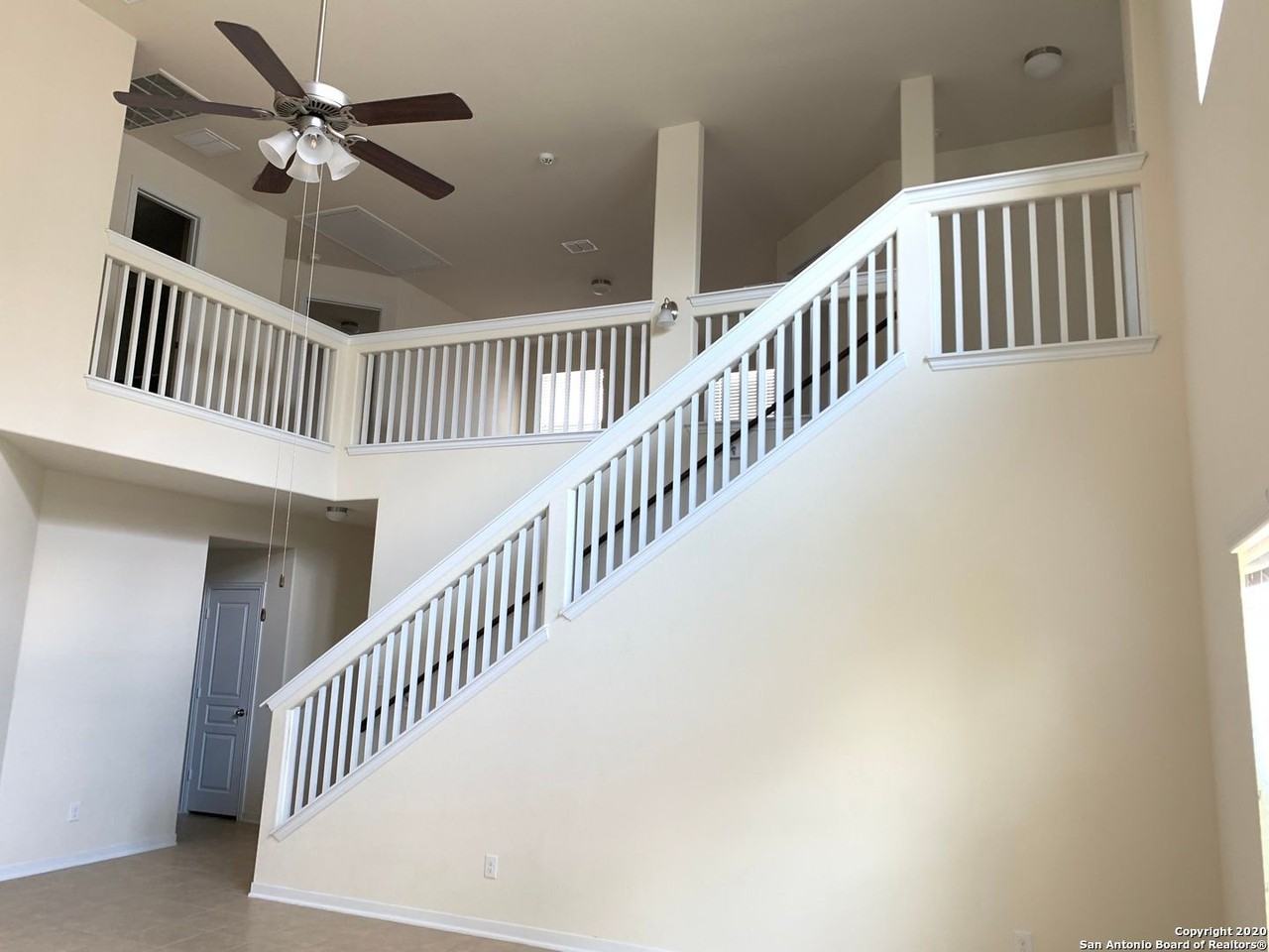 1903 Golden Maple - Photo 3 of 17