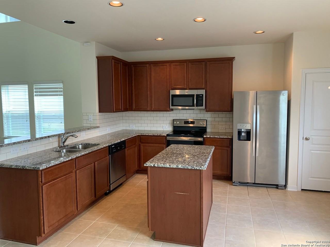 1903 Golden Maple - Photo 5 of 17