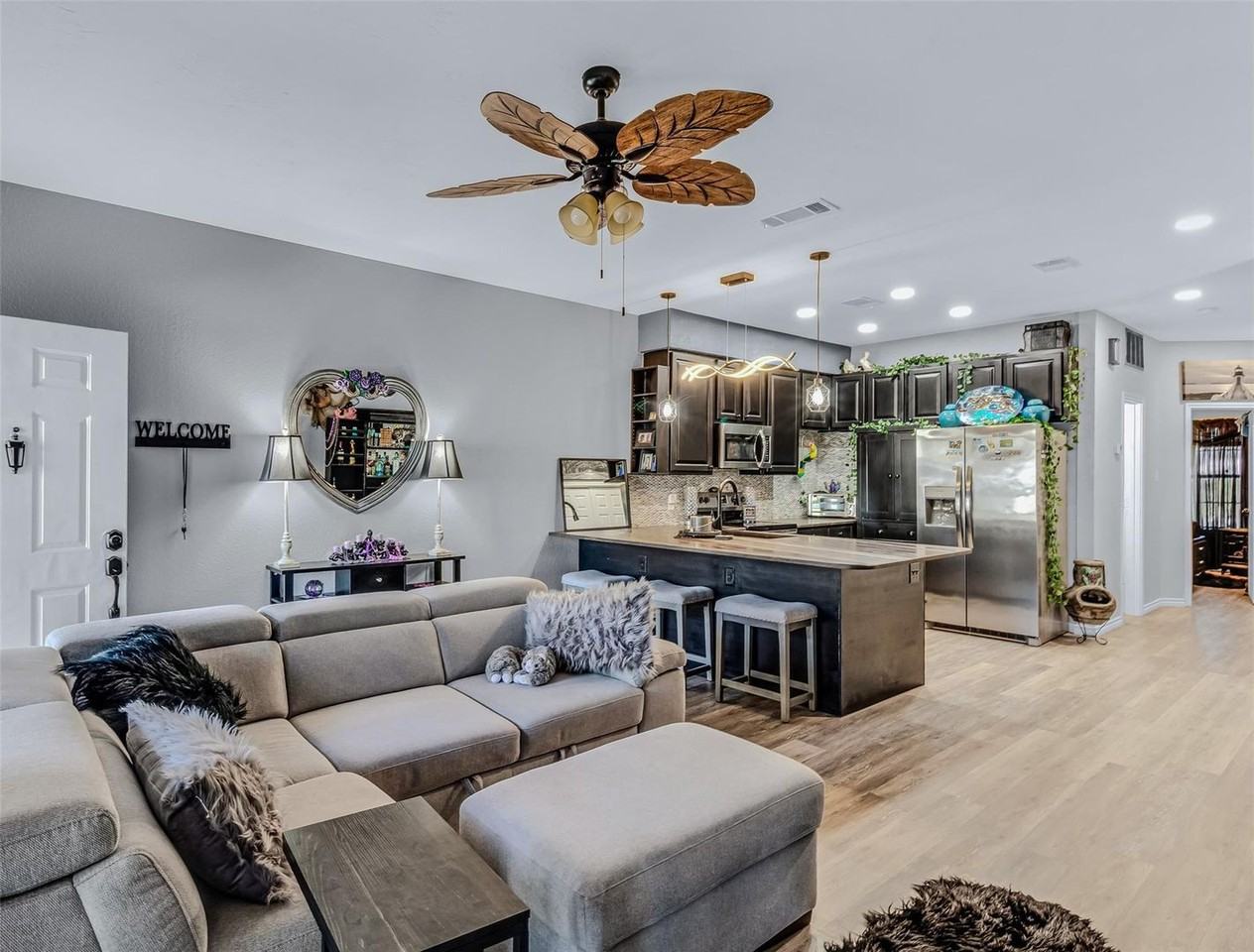 1933 Island Cir Apt B106 - Photo 6 of 13