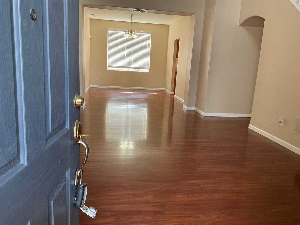 742 Boulder Ave - Photo 3 of 15