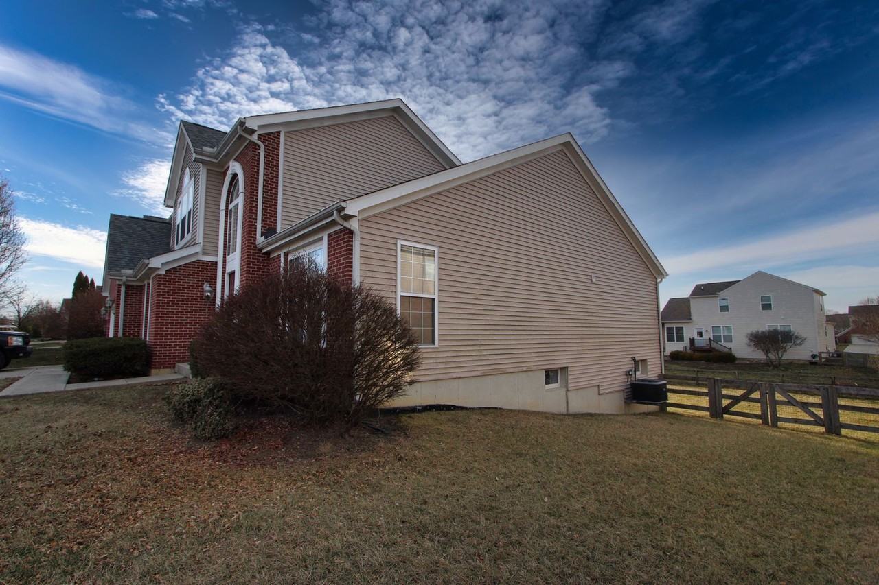 6017 Kensington Trl - Photo 3 of 41