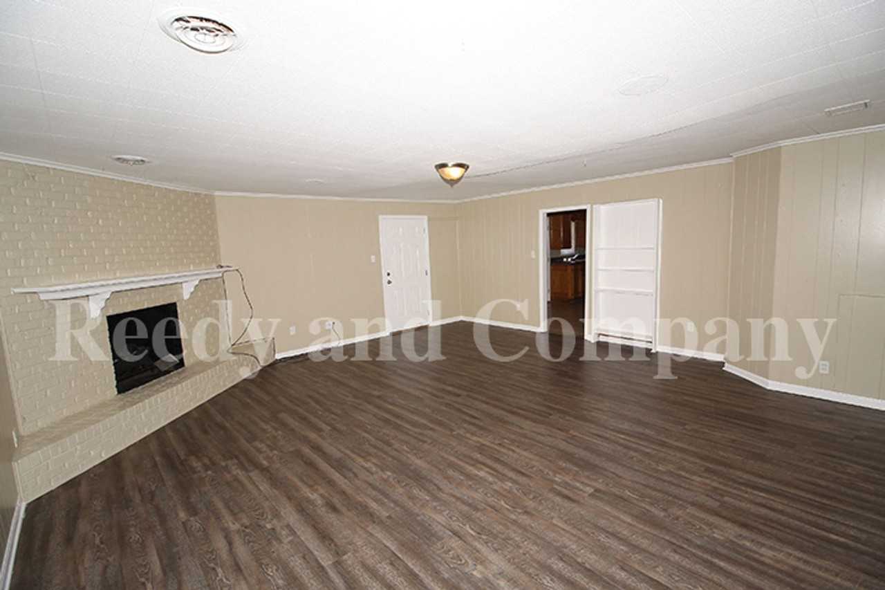 5610 Millbranch Rd - Photo 4 of 19