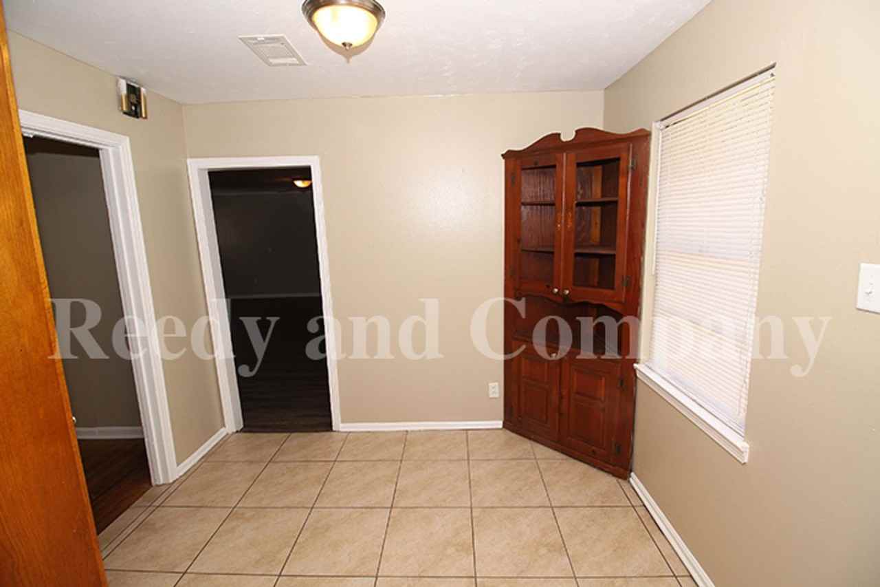 5610 Millbranch Rd - Photo 6 of 19