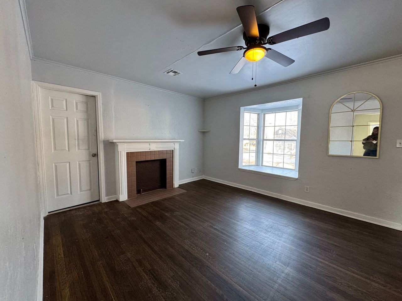 308 S Florence Ave - Photo 3 of 7