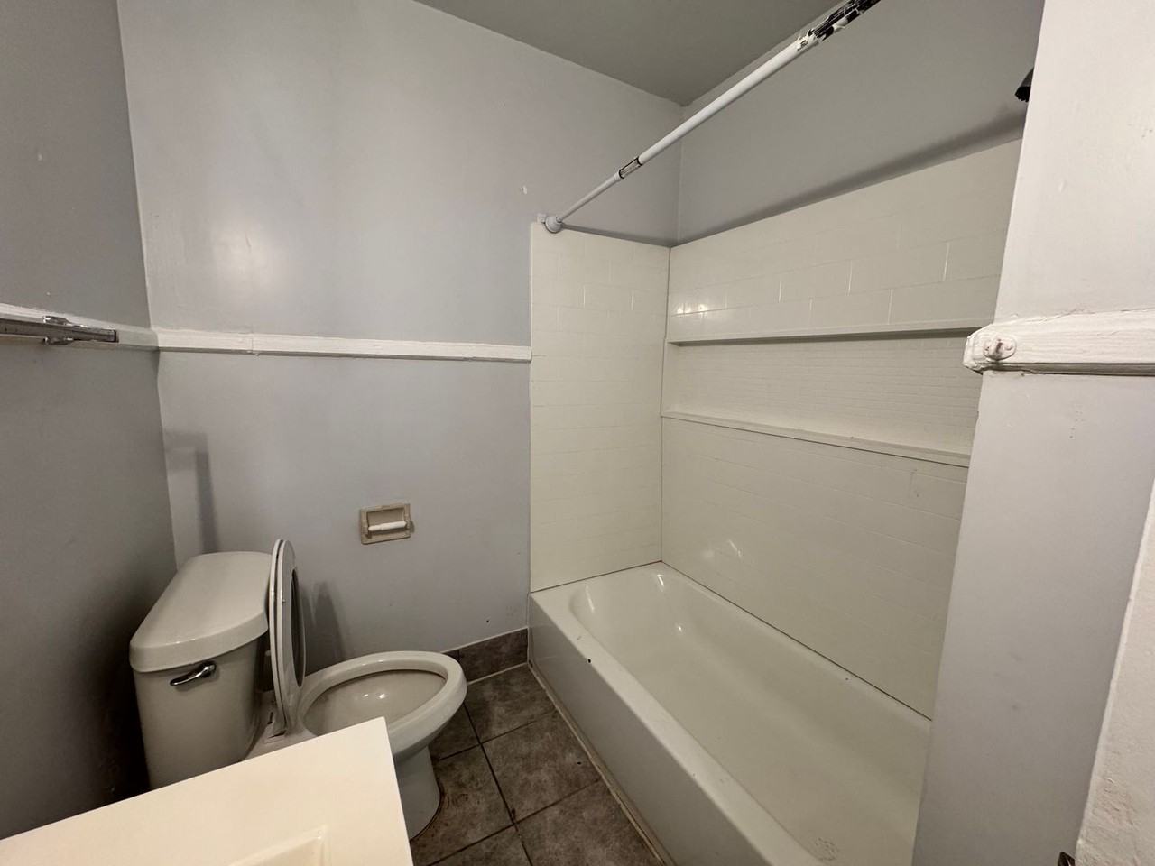 308 S Florence Ave - Photo 5 of 7