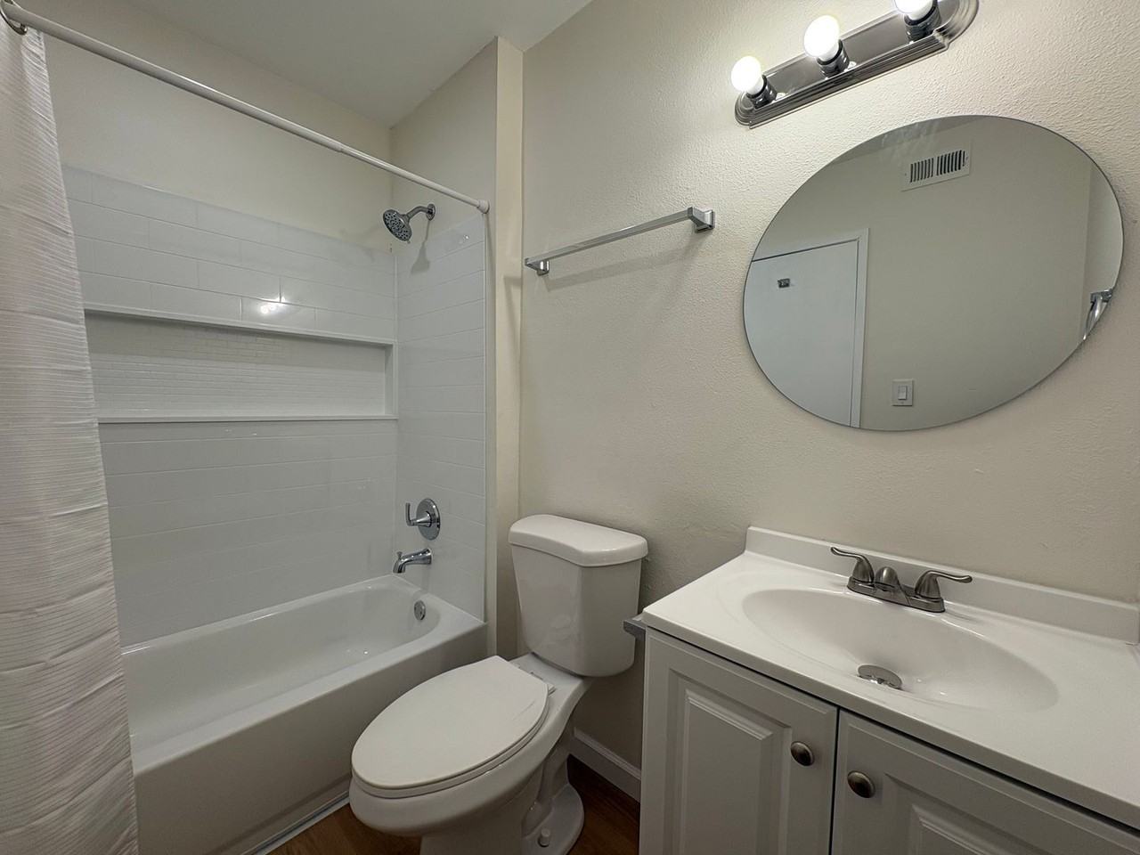 570 La Rue Way - Photo 7 of 19