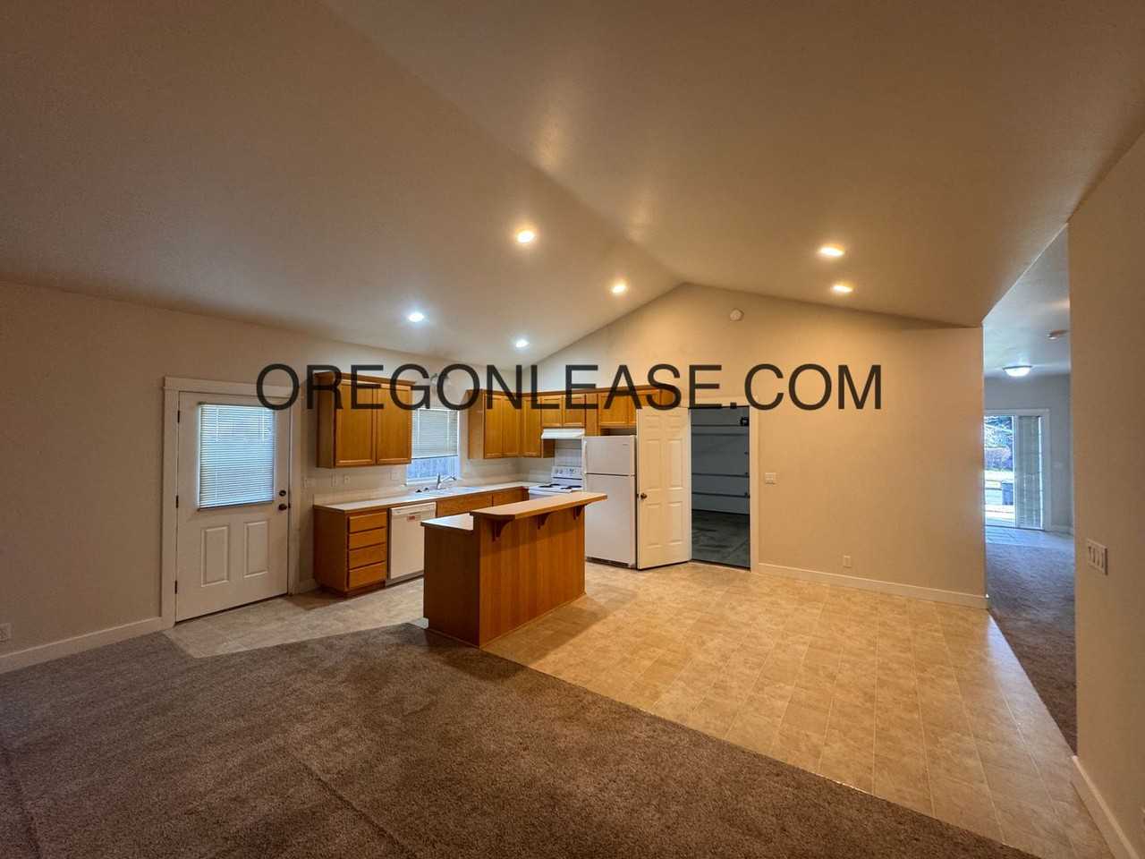 3648 Countryside Ln - Photo 4 of 13