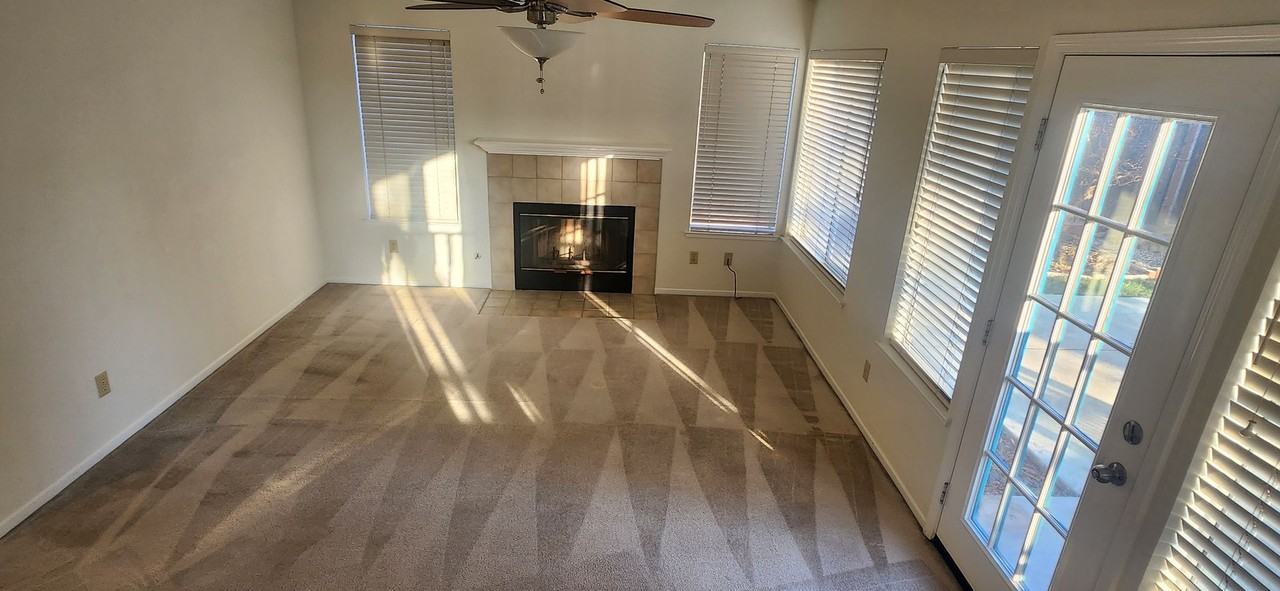 9141 Laguna Springs Way - Photo 7 of 20