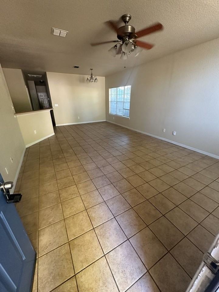 1415 French St - Photo 2 of 11