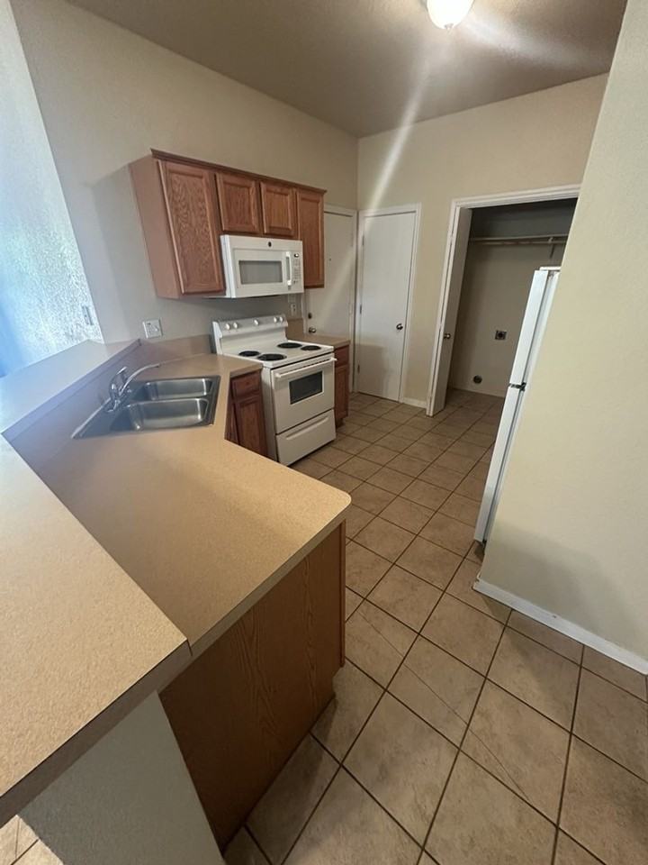 1415 French St - Photo 3 of 11