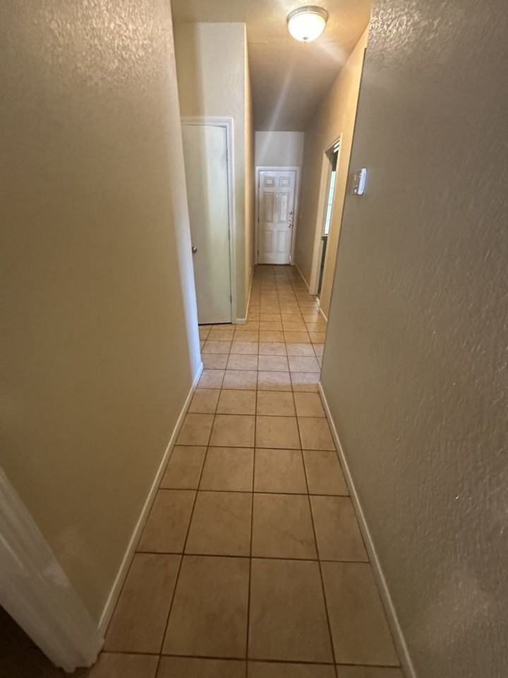 1415 French St - Photo 4 of 11