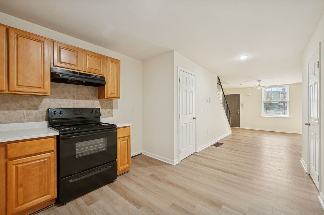 219 S Cecil St - Photo 4 of 15