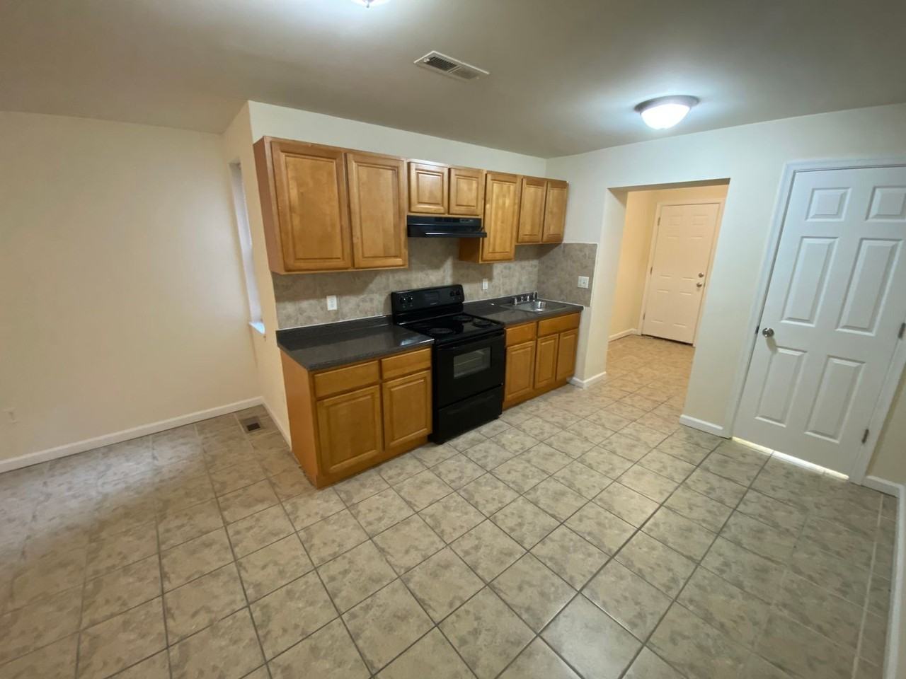 5934 Vine St - Photo 4 of 12