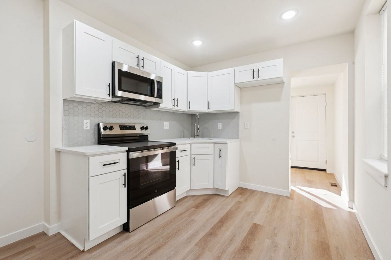 1828 E Pacific St - Photo 2 of 15