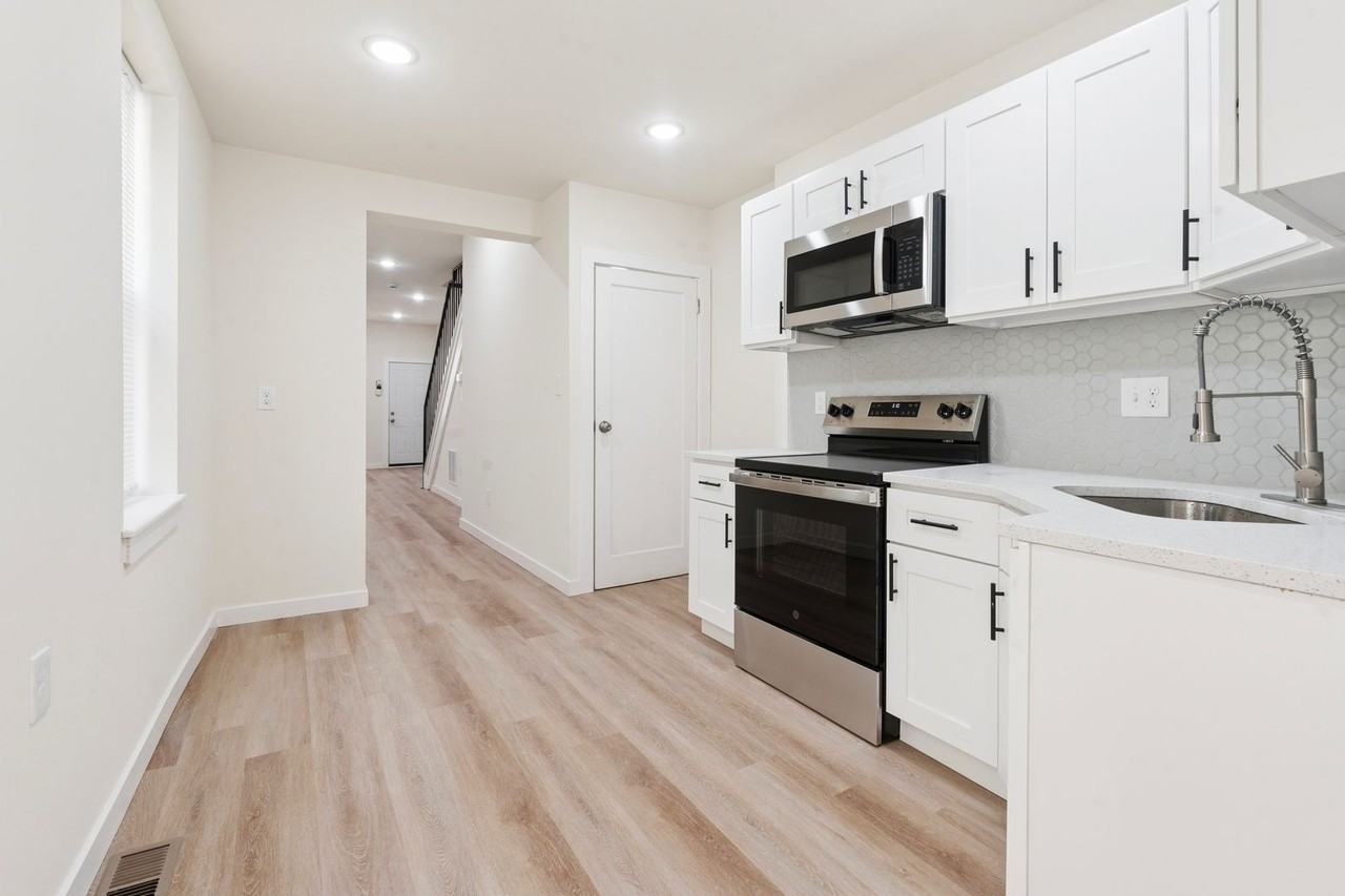 1828 E Pacific St - Photo 3 of 15