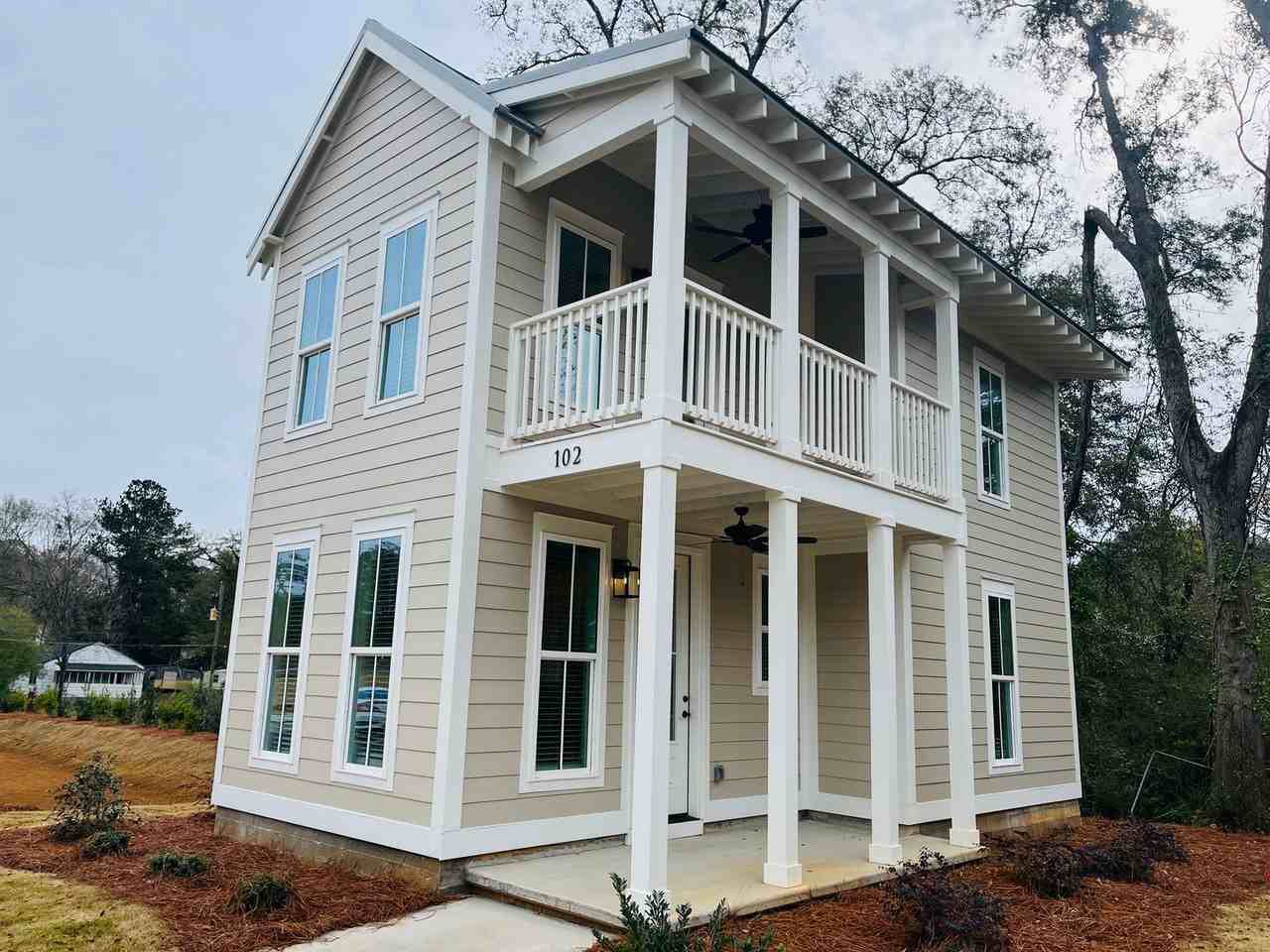 102 Gardenia Ln - Photo 2 of 36