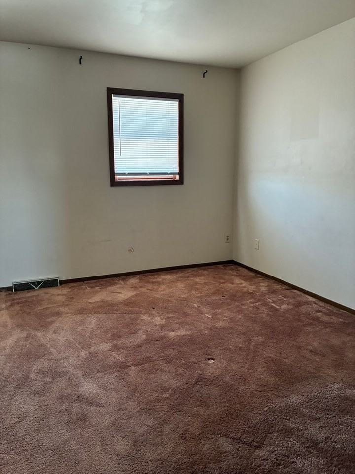 9 Stuart Cir - Photo 4 of 9