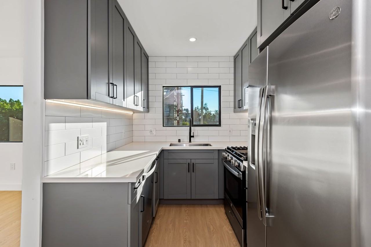 3415 London Street - Photo 6 of 17